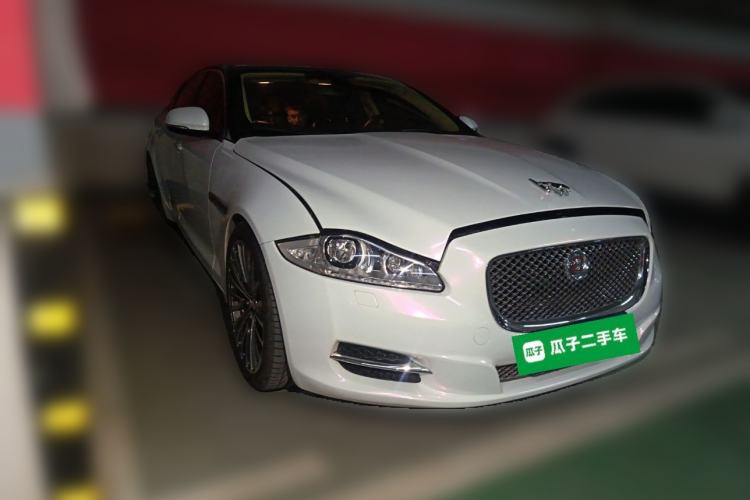 Used Jaguar XJ 2014 XJL 3.0 SC Two-Wheel-Drive Panoramic Business Edition Front Right 45 Deg