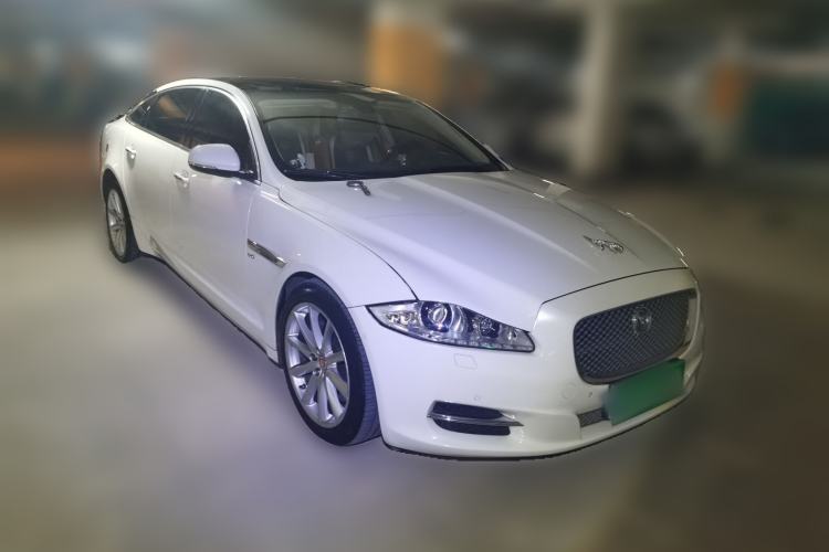 Used Jaguar XJ 2014 XJL 3.0 SC Four-Wheel Drive Panoramic Business Edition Front Right 45 Deg