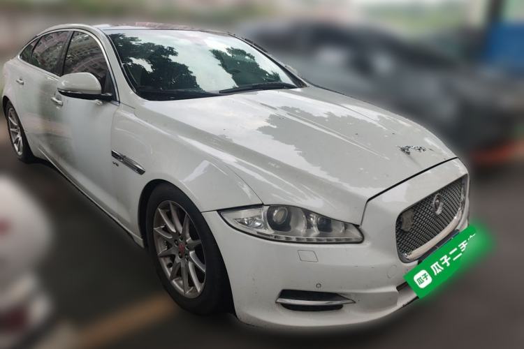 Used Jaguar XJ 2014 XJL 3.0 SC Two-Wheel-Drive Panoramic Business Edition Front Right 45 Deg