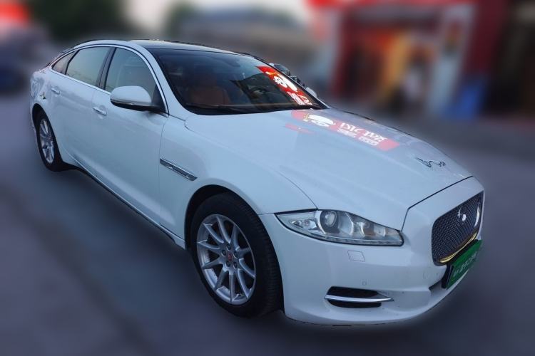 Used Jaguar XJ 2014 XJL 2.0T Two-Wheel-Drive Elegant Business Edition Front Right 45 Deg