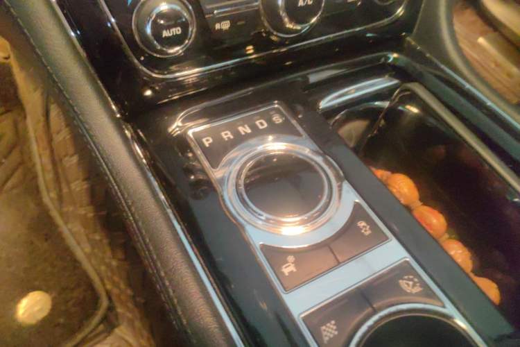 Used Jaguar XJ 2014 XJL 3.0 SC Two-Wheel-Drive Panoramic Business Edition Gear Lever