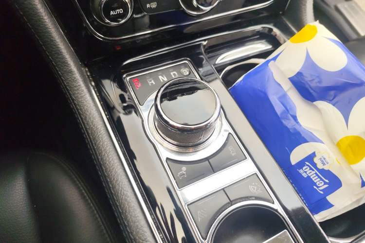Used Jaguar XJ 2014 XJL 2.0T Two-Wheel-Drive Elegant Business Edition Gear Lever
