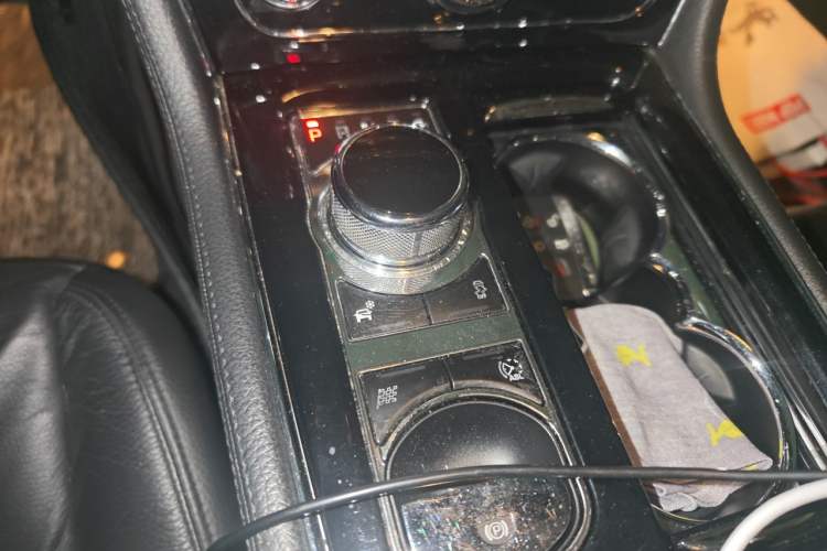 Used Jaguar XJ 2014 XJL 2.0T Two-Wheel-Drive Elegant Business Edition Gear Lever