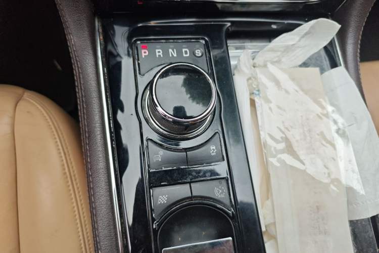 Used Jaguar XJ 2014 XJL 3.0 SC Two-Wheel-Drive Panoramic Business Edition Gear Lever