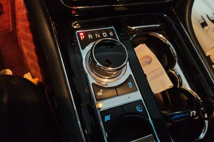 Used Jaguar XJ 2014 XJL 3.0 SC Two-Wheel-Drive Panoramic Business Edition Gear Lever
