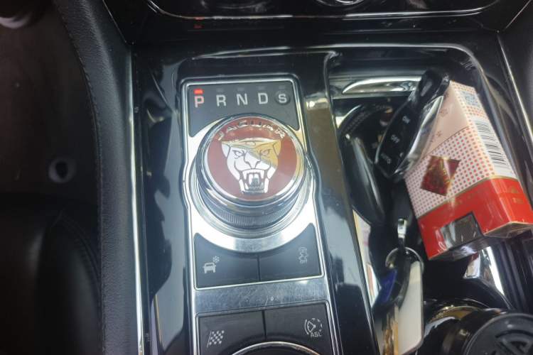 Used Jaguar XJ 2014 XJL 3.0 SC Four-Wheel Drive Panoramic Business Edition Gear Lever