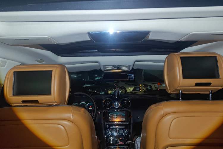 Used Jaguar XJ 2014 XJL 3.0 SC Two-Wheel-Drive Panoramic Business Edition Headliner
