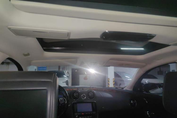 Used Jaguar XJ 2014 XJL 3.0 SC Two-Wheel-Drive Panoramic Business Edition Headliner
