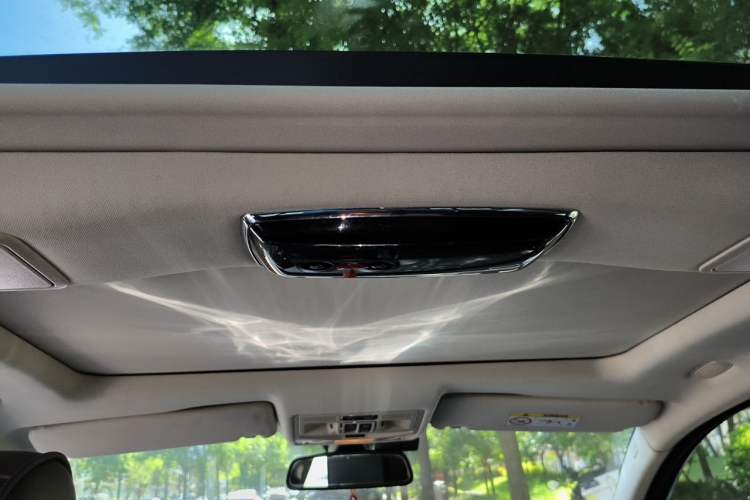 Used Jaguar XJ 2014 XJL 3.0 SC Two-Wheel-Drive Panoramic Business Edition Headliner