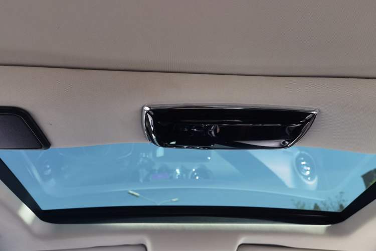 Used Jaguar XJ 2014 XJL 3.0 SC Two-Wheel-Drive Panoramic Business Edition Headliner