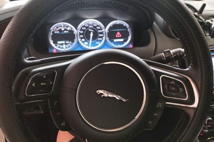 Used Jaguar XJ 2014 XJL 2.0T Two-Wheel-Drive Elegant Business Edition Instrument Cluster