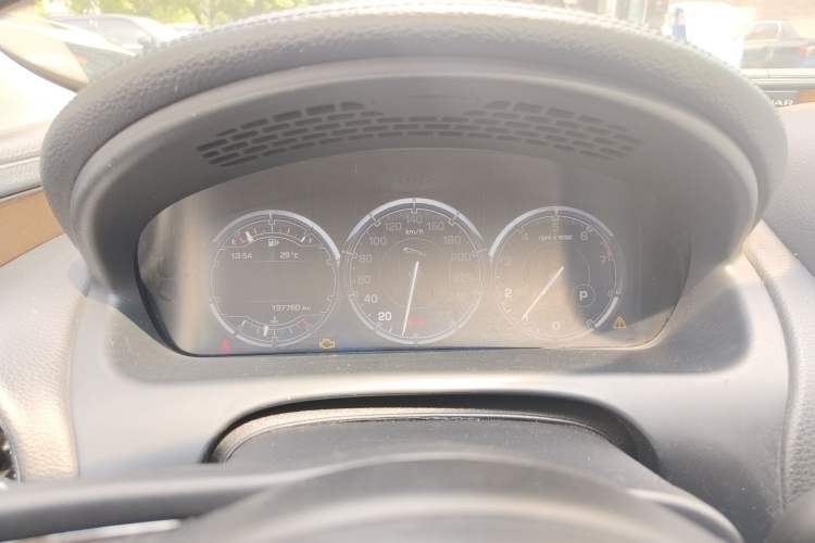 Used Jaguar XJ 2014 XJL 2.0T Two-Wheel-Drive Elegant Business Edition Instrument Cluster