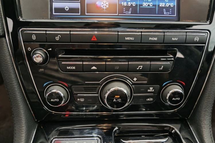 Used Jaguar XJ 2014 XJL 2.0T Two-Wheel-Drive Elegant Business Edition Interior 5