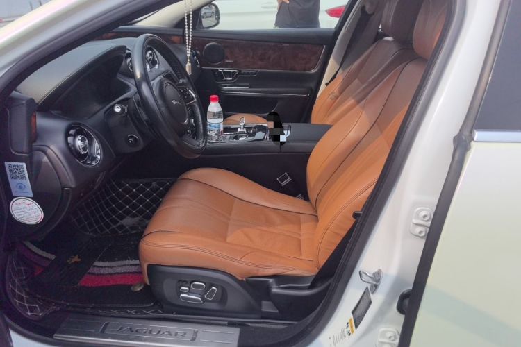 Used Jaguar XJ 2014 XJL 2.0T Two-Wheel-Drive Premium Business Edition Left Front Seat