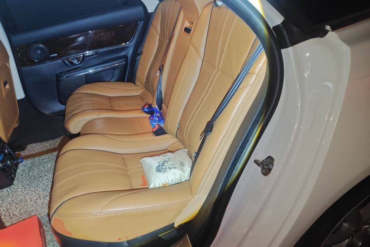 Used Jaguar XJ 2014 XJL 3.0 SC Two-Wheel-Drive Panoramic Business Edition Left Rear Seat