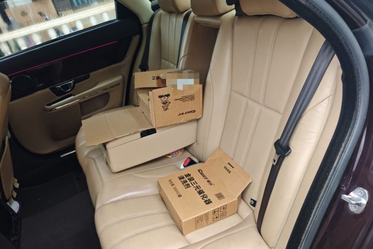 Used Jaguar XJ 2014 XJL 3.0 SC Two-Wheel-Drive Panoramic Business Edition Left Rear Seat
