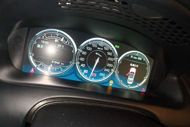Used Jaguar XJ 2014 XJL 3.0 SC Two-Wheel-Drive Panoramic Business Edition Odometer Close Up