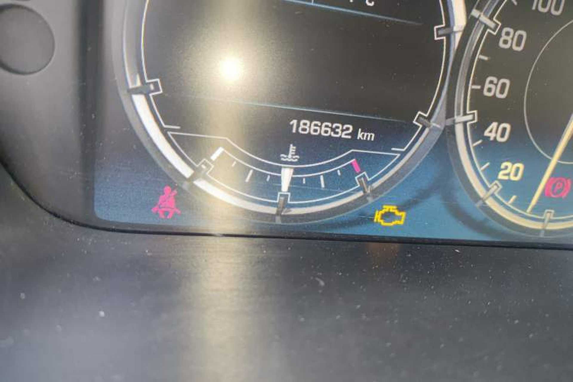 Used Jaguar XJ 2014 XJL 2.0T Two-Wheel-Drive Elegant Business Edition Odometer Close Up