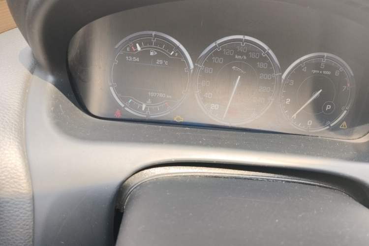 Used Jaguar XJ 2014 XJL 2.0T Two-Wheel-Drive Elegant Business Edition Odometer Close Up