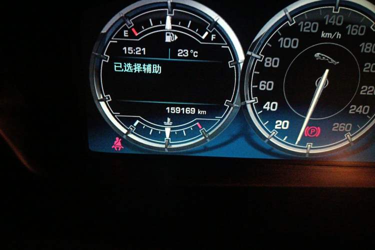 Used Jaguar XJ 2014 XJL 3.0 SC Two-Wheel-Drive Panoramic Business Edition Odometer Close Up