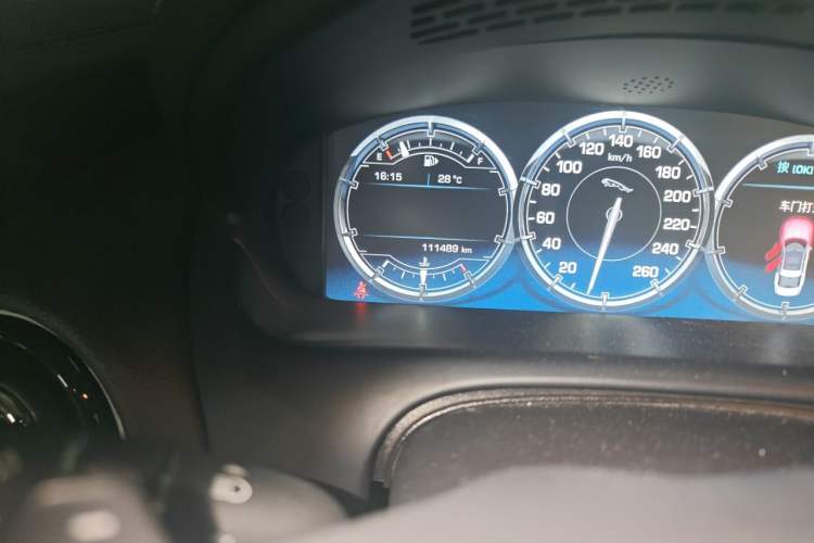 Used Jaguar XJ 2014 XJL 2.0T Two-Wheel-Drive Elegant Business Edition Odometer Close Up