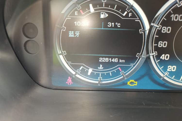 Used Jaguar XJ 2014 XJL 2.0T Two-Wheel-Drive Elegant Business Edition Odometer Close Up