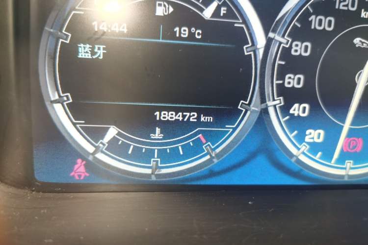 Used Jaguar XJ 2014 XJL 3.0 SC Four-Wheel Drive Panoramic Business Edition Odometer Close Up