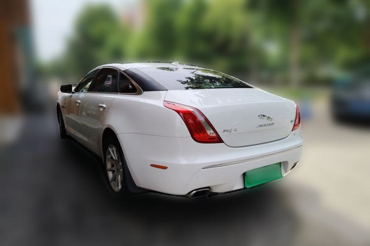 Used Jaguar XJ 2014 XJL 2.0T Two-Wheel-Drive Elegant Business Edition Rear Left 45 Deg
