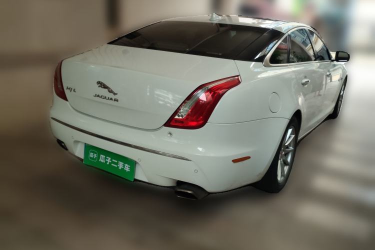 Used Jaguar XJ 2014 XJL 2.0T Two-Wheel-Drive Elegant Business Edition Rear Right 45 Deg