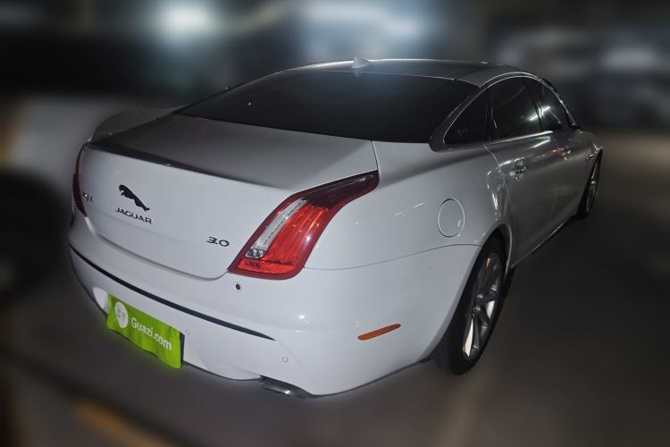 Used Jaguar XJ 2014 XJL 3.0 SC Two-Wheel-Drive Panoramic Business Edition Rear Right 45 Deg