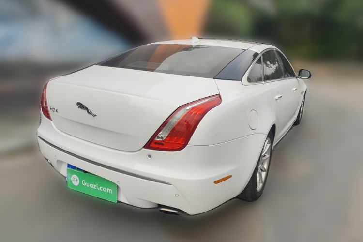 Used Jaguar XJ 2014 XJL 2.0T Two-Wheel-Drive Elegant Business Edition Rear Right 45 Deg