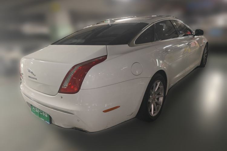 Used Jaguar XJ 2014 XJL 2.0T Two-Wheel-Drive Elegant Business Edition Rear Right 45 Deg