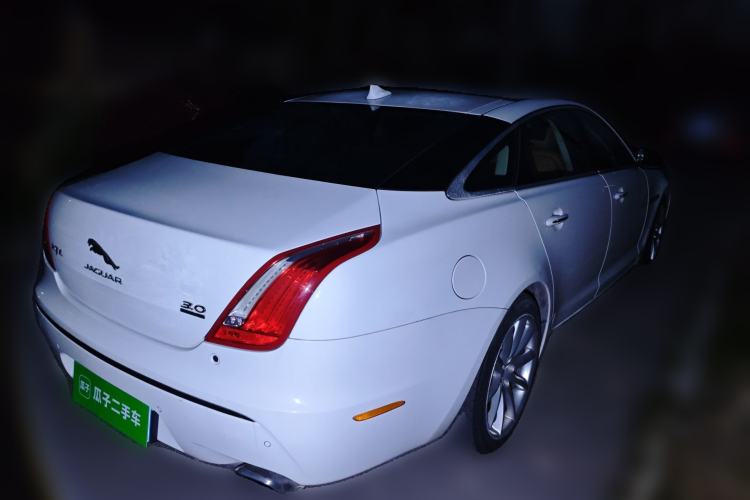 Used Jaguar XJ 2014 XJL 3.0 SC Four-Wheel Drive Panoramic Business Edition Rear Right 45 Deg