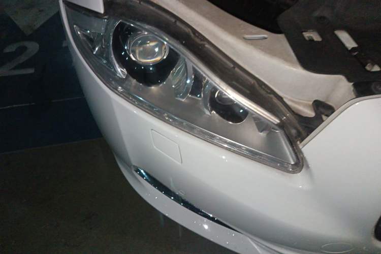 Used Jaguar XJ 2014 XJL 3.0 SC Two-Wheel-Drive Panoramic Business Edition Right Front Headlight