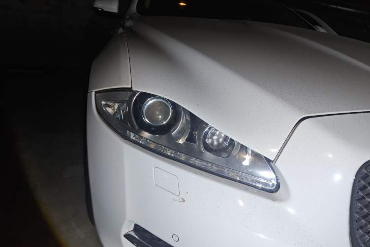 Used Jaguar XJ 2014 XJL 3.0 SC Two-Wheel-Drive Panoramic Business Edition Right Front Headlight