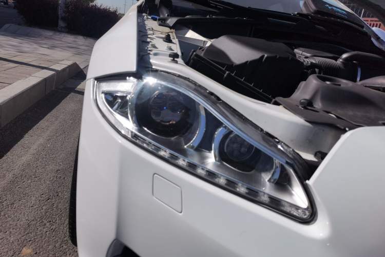Used Jaguar XJ 2014 XJL 3.0 SC Two-Wheel-Drive Panoramic Business Edition Right Front Headlight