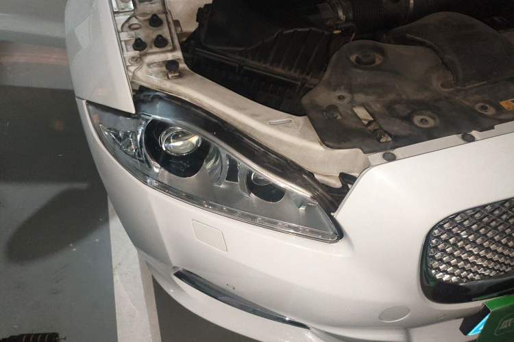 Used Jaguar XJ 2014 XJL 3.0 SC Two-Wheel-Drive Panoramic Business Edition Right Front Headlight
