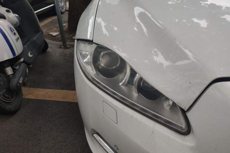 Used Jaguar XJ 2014 XJL 3.0 SC Two-Wheel-Drive Panoramic Business Edition Right Front Headlight