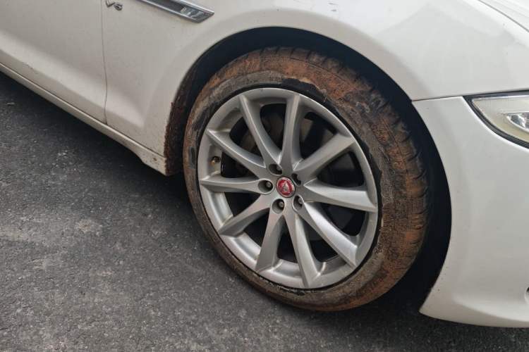Used Jaguar XJ 2014 XJL 3.0 SC Four-Wheel Drive Panoramic Business Edition Right Front Wheel Hub