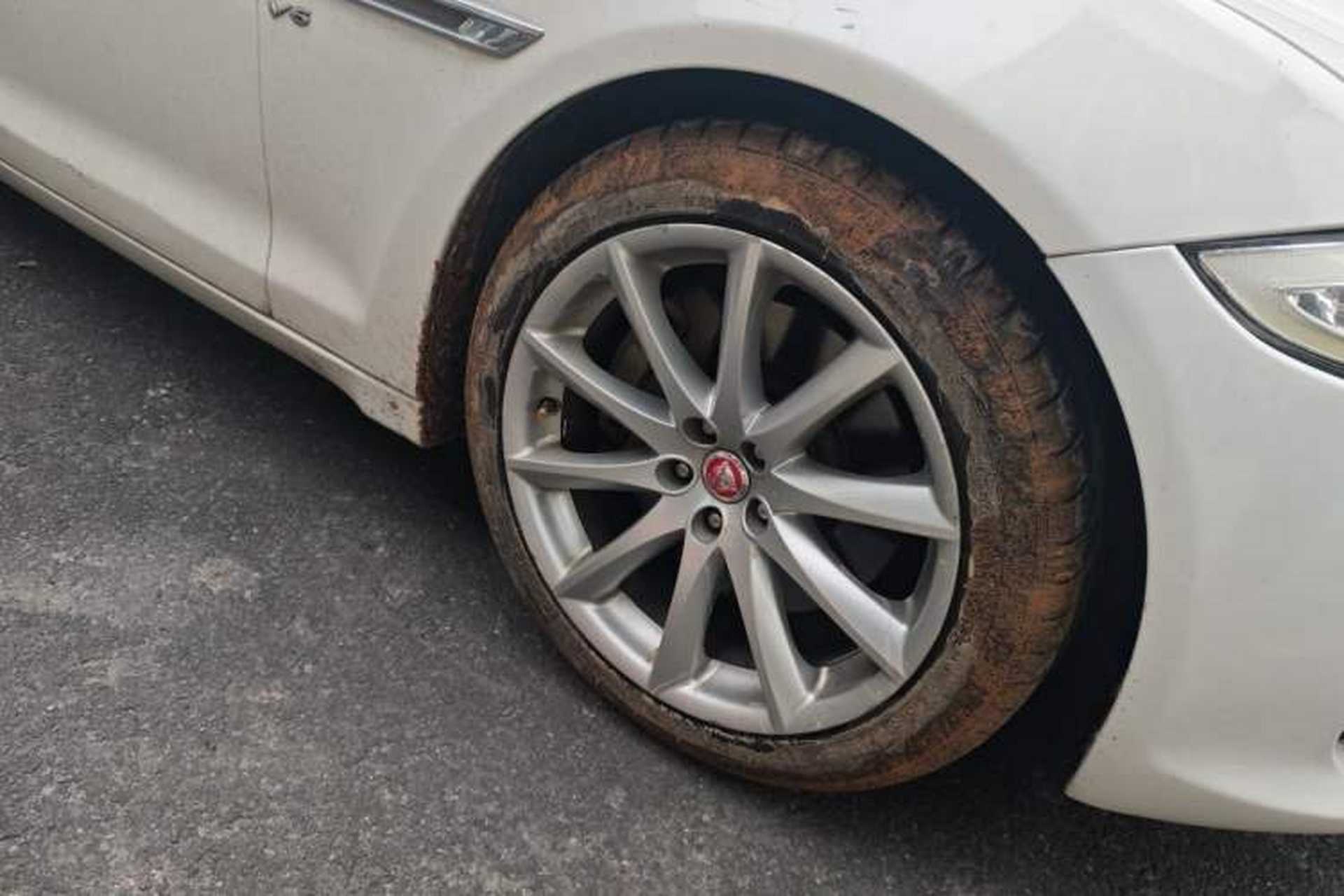 Used Jaguar XJ 2014 XJL 3.0 SC Four-Wheel Drive Panoramic Business Edition Right Front Wheel Hub