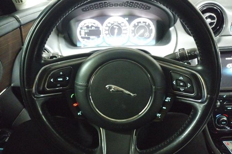 Used Jaguar XJ 2014 XJL 2.0T Two-Wheel-Drive Elegant Business Edition Steering Wheel