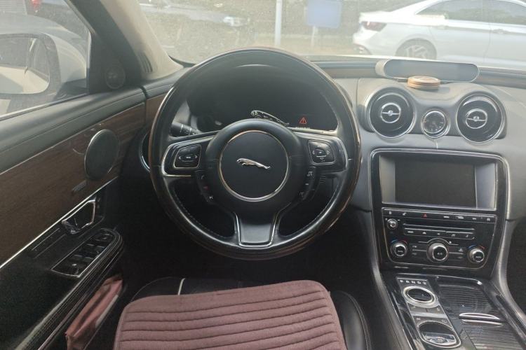 Used Jaguar XJ 2014 XJL 3.0 SC Two-Wheel-Drive Flagship Business Edition Steering Wheel