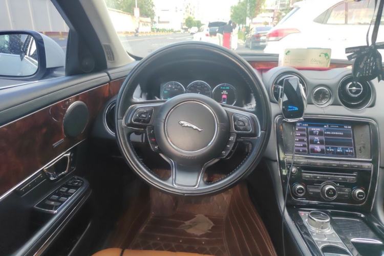 Used Jaguar XJ 2014 XJL 3.0 SC Four-Wheel Drive Prestige Business Edition Steering Wheel