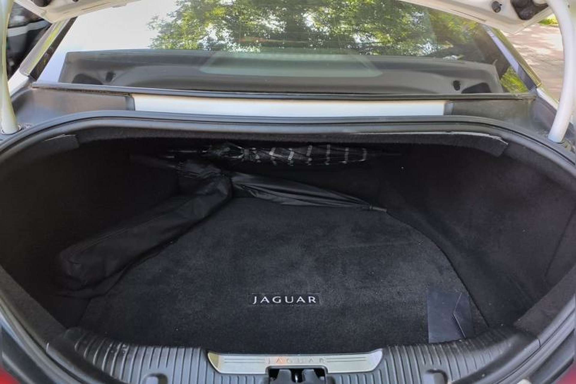 Used Jaguar XJ 2014 XJL 3.0 SC Two-Wheel-Drive Panoramic Business Edition Trunk