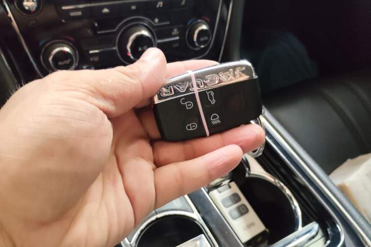 Used Jaguar XJ 2014 XJL 2.0T Two-Wheel-Drive Elegant Business Edition Vehicle Key