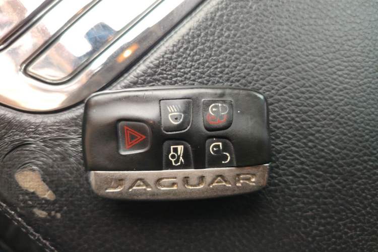Used Jaguar XJ 2014 XJL 2.0T Two-Wheel-Drive Elegant Business Edition Vehicle Key