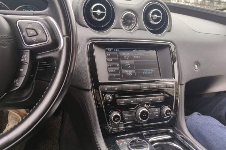Used Jaguar XJ 2015 XJL 3.0 SC Elegant Business 80th Anniversary Limited Edition Audio And AC Panel