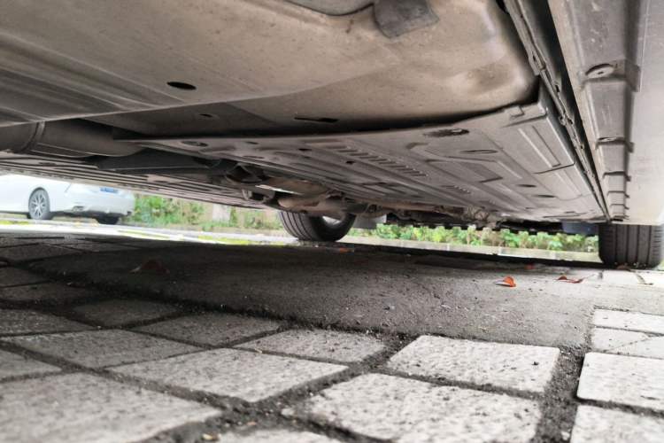Used Jaguar XJ 2015 XJL 3.0 SC Two-Wheel-Drive Panoramic Business Edition Chassis Rear Right