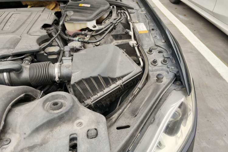 Used Jaguar XJ 2015 XJL 3.0 SC Elegant Business 80th Anniversary Limited Edition Engine Bay Left