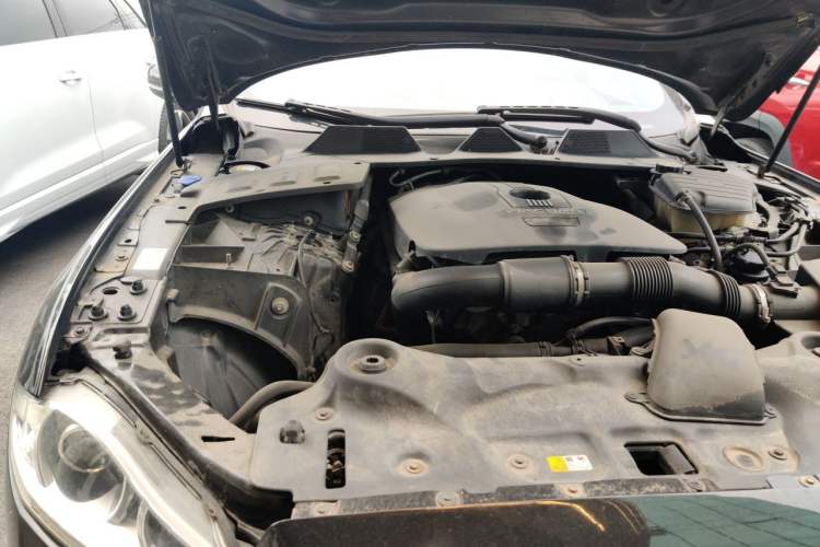 Used Jaguar XJ 2015 XJL 2.0T Elegance Business 80th Anniversary Limited Edition Engine Bay Right